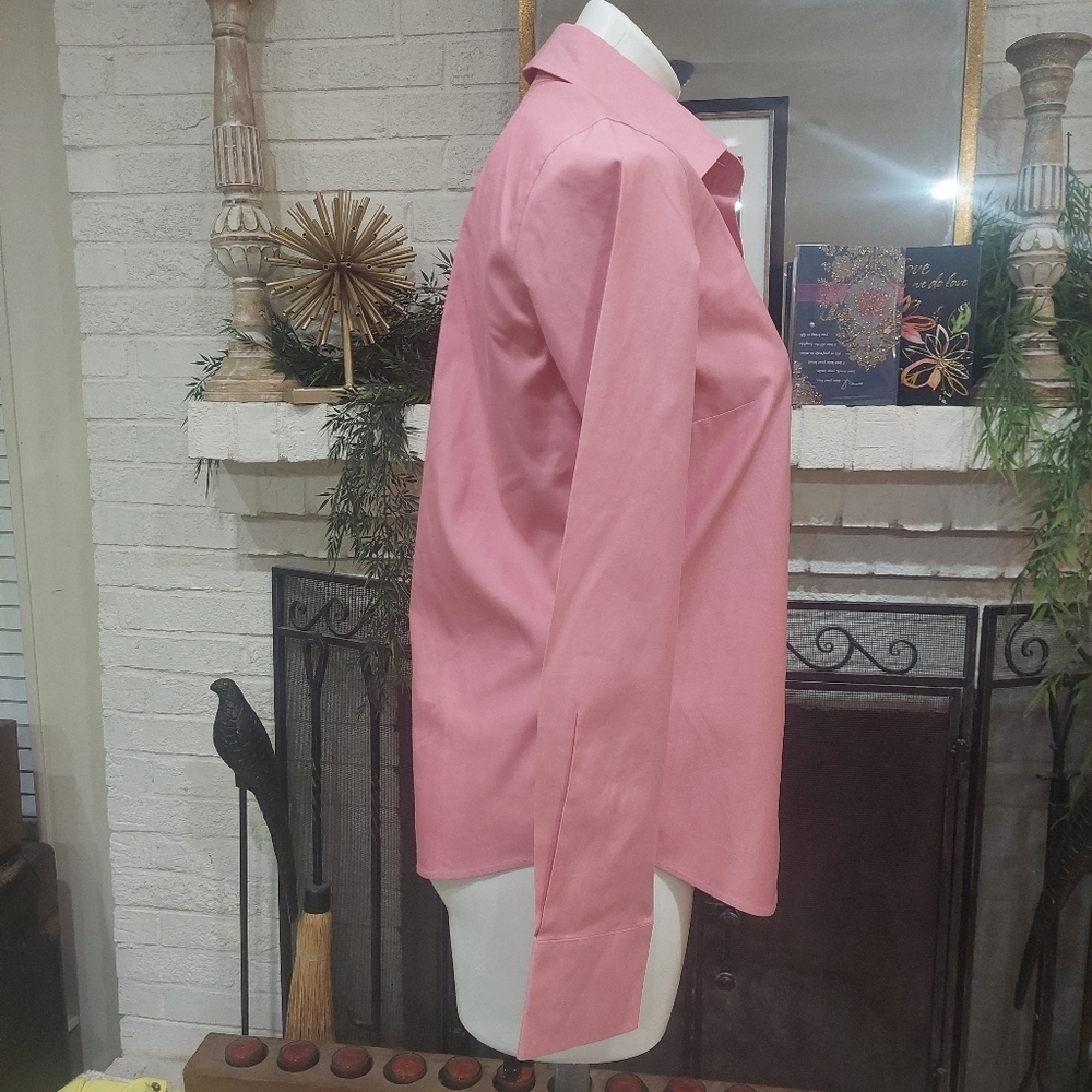 Harolds Women’s Sz M Pink V-Neck Button Front Collared City Shirt Classic Style - Picture 3 of 11